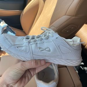 Nfinity rival sideline cheer shoe sz 9